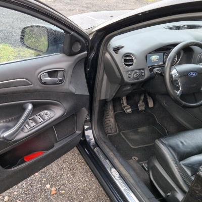 Mondeo mk4 2.0 benzyna gaz. 2009 rok. Bardzo ładny i sprawny. Silnik jak nowy.