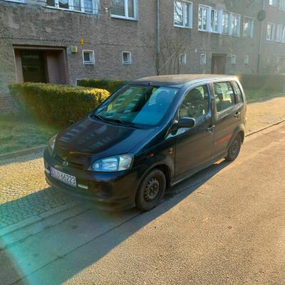 🚗 Daihatsu YRV – 2002 – 2200z