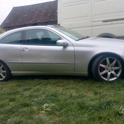 mercedes benz coupe C 220