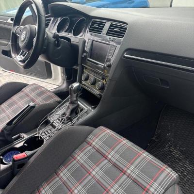 Volkswagen Golf GTI 2.0 TSI Perform