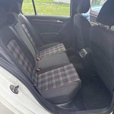 Volkswagen Golf GTI 2.0 TSI Perform