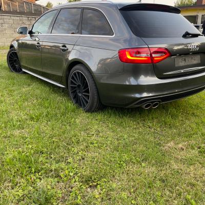 Audi A4 B8 Avant S-Line | 2.0 TDI |