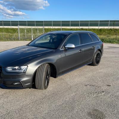 Audi A4 B8 Avant S-Line | 2.0 TDI |