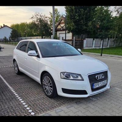 Sprzedam Audi A3 8P - benzyna 2010