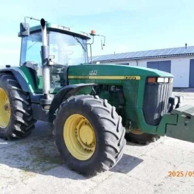 John Deere 8300