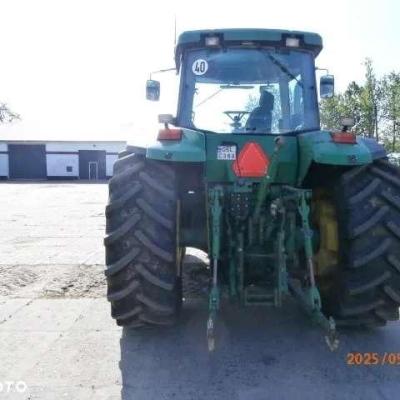 John Deere 8300