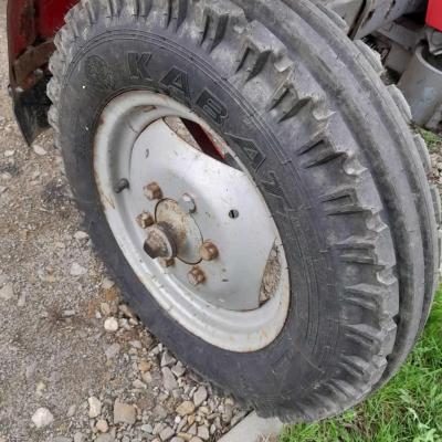Massey Ferguson 255