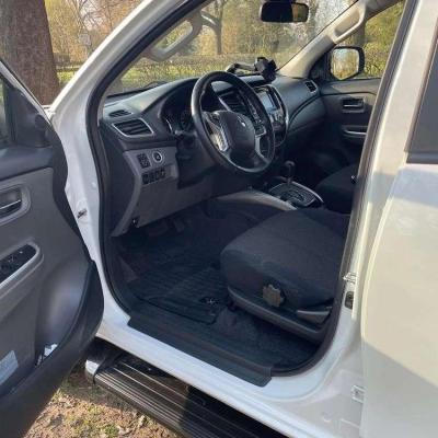 Mitsubishi L200 2.4 d DC Black Edit
