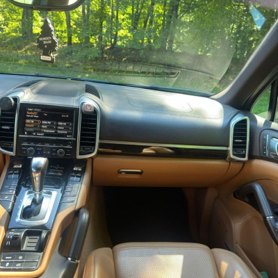 Porsche Cayenne OD PIŁKARZA