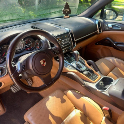 Porsche Cayenne OD PIŁKARZA