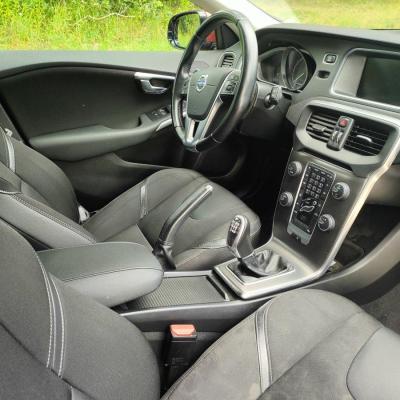 Volvo V40 D2 2012 r. .6 Diesel
