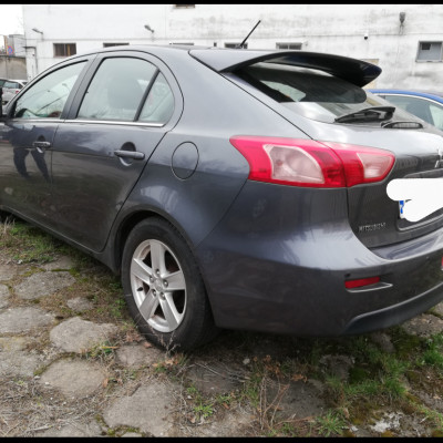 Mitsubishi Lancer Sportback Invite 1.8b