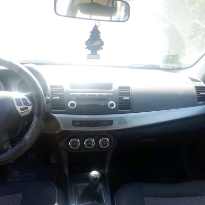 Mitsubishi Lancer Sportback Invite 1.8b