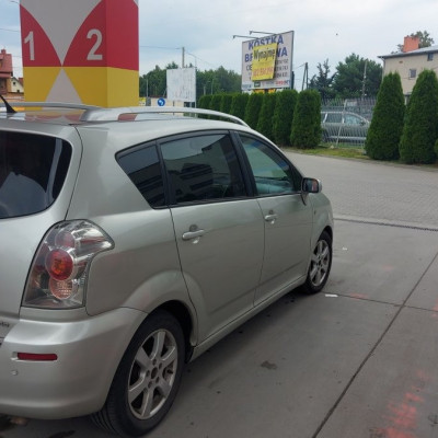 Sprzedam super Toyotę Corolla Verso 200