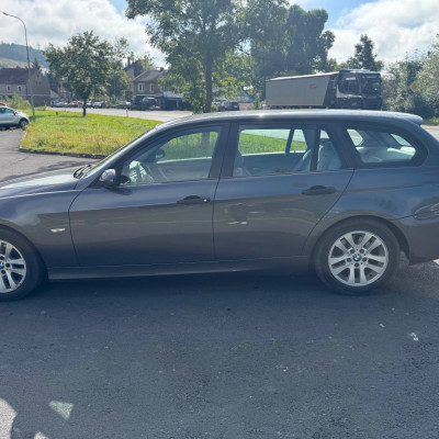 BMW Seria 3 320i Touring