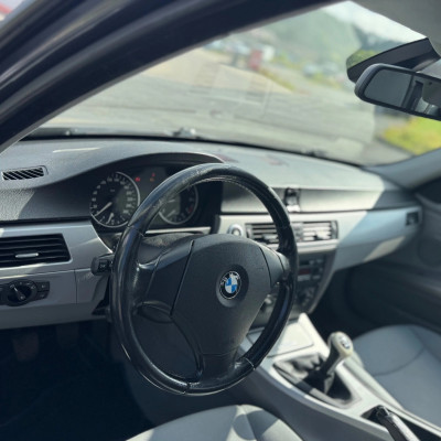BMW Seria 3 320i Touring