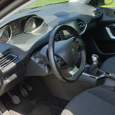 Peugeot 308 SW BlueHDi 100 Stop & Start
