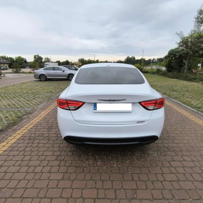 Chrysler 200