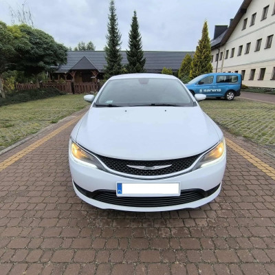 Chrysler 200