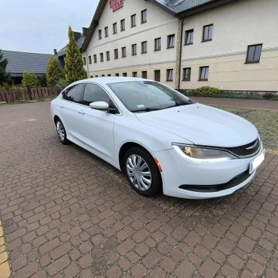 Chrysler 200