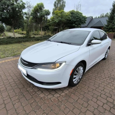 Chrysler 200