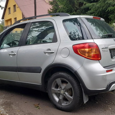 Suzuki SX4 1.9 DDiS 4WD GS / Premium
