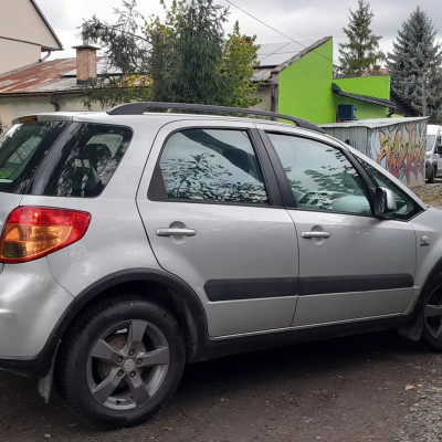 Suzuki SX4 1.9 DDiS 4WD GS / Premium