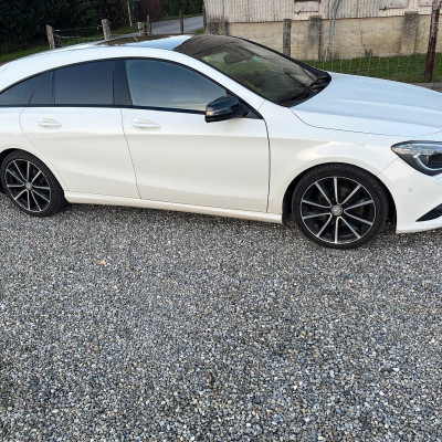 Mercedes-Benz CLA 220d 4MATIC