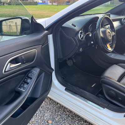 Mercedes-Benz CLA 220d 4MATIC