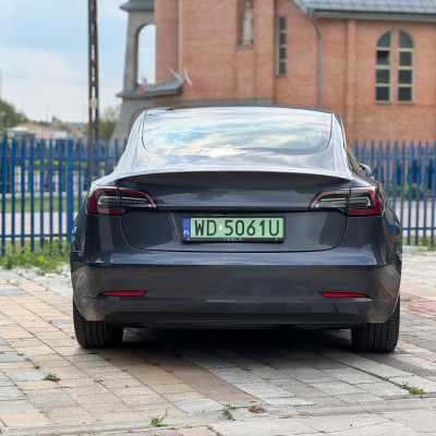 Tesla Model 3 Long Range AWD