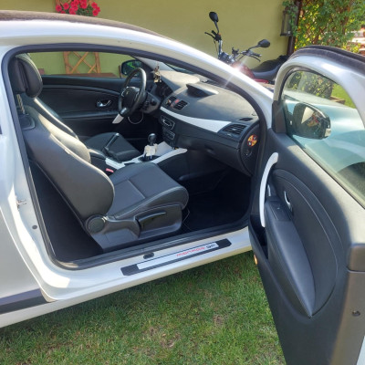 Renault Megane 3 Monaco GP 2.0T