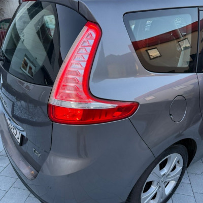Renault Grand Scenic TCe 130 Bose - 7 osób