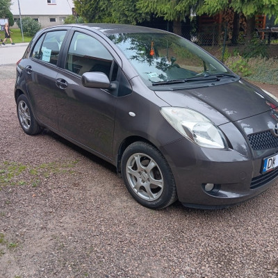 Sprzedam zadbaną Toyotę Yaris 2008