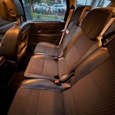 Renault Grand Scenic TCe 130 Bose - 7 osób