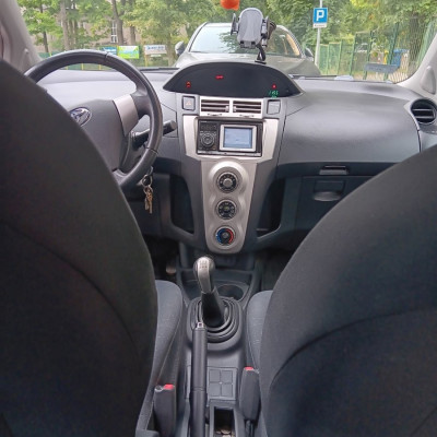 Sprzedam zadbaną Toyotę Yaris 2008