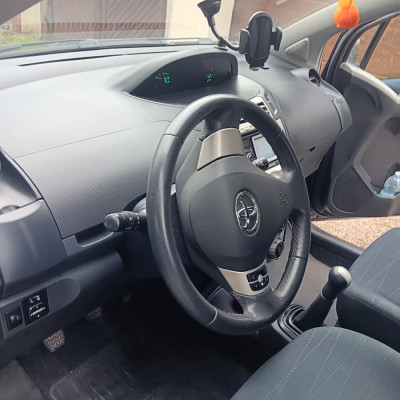 Sprzedam zadbaną Toyotę Yaris 2008