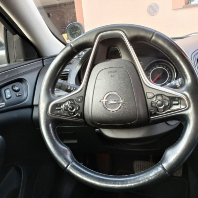 Opel Insignia Srebrny Opel Insignia Sports To