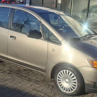 Świetnie utrzymany Mitsubishi Colt klima