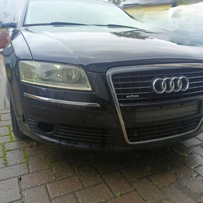 Audi A8 D3 powypadkowe