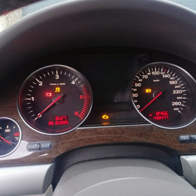 Audi A8 D3 powypadkowe