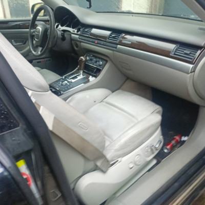 Audi A8 D3 powypadkowe