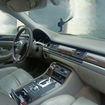 Audi A8 D3 powypadkowe