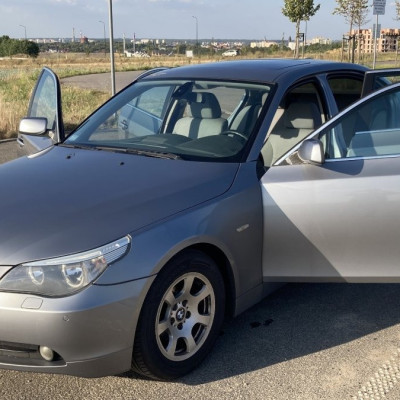 BMW Seria 5 E60 Sedan benzyna 2.2i 170KM 2003