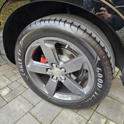 Audi Q3 211 koni automat 4x4 hak garażowany