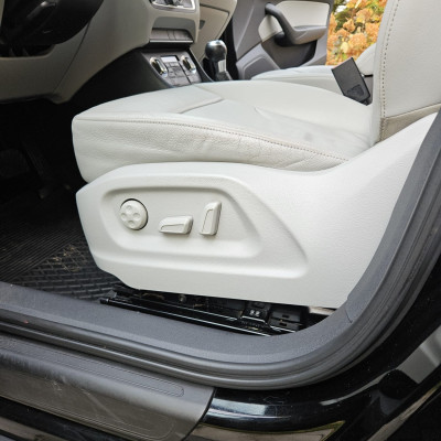 Audi Q3 211 koni automat 4x4 hak garażowany