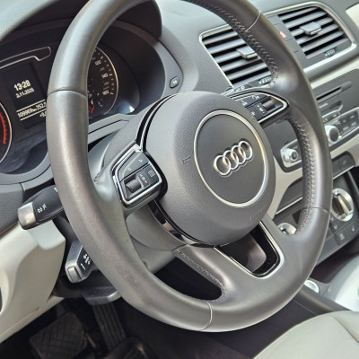 Audi Q3 211 koni automat 4x4 hak garażowany