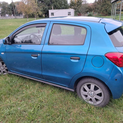 Mitsubishi Space Star, rok 2013, niski przebi