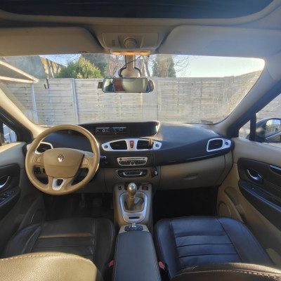 Renault Scenic 1.9 Dci 130 KM, Navi, czujniki