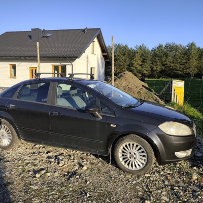 Sprzedam fiat linea -uszkodzony