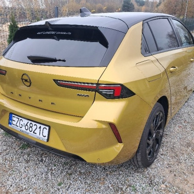 Opel Astra L 1.6 PHEV, Rok 2023, Gwaranc